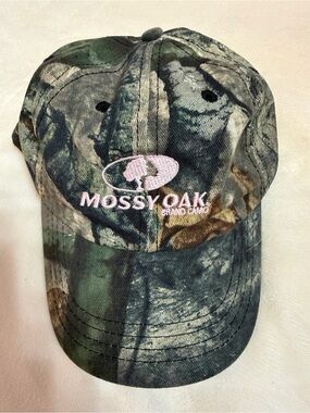 Mossy Oak Camouflage Cap with Pink Logo